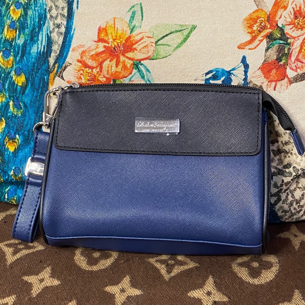 Salvatore Ferragamo X Eva Air Makeup/ Toiletry Bag